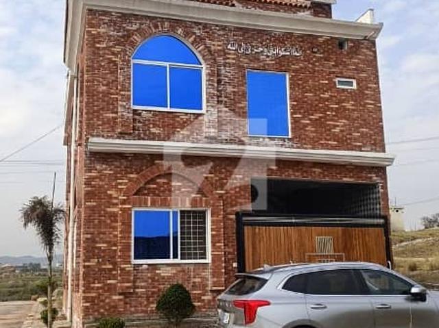 5 Marla Corner House Near Bahria Enclave Beautifully Located On Malot Road, 5 Spacious Bedrooms With Attached Bathrooms, 2 Modern Kitchens, And Mumty/Store Room On Rooftop. Situated On A 60 Ft Wide Road For Easy Access. Electricity Meter Installed & Water Boring Available