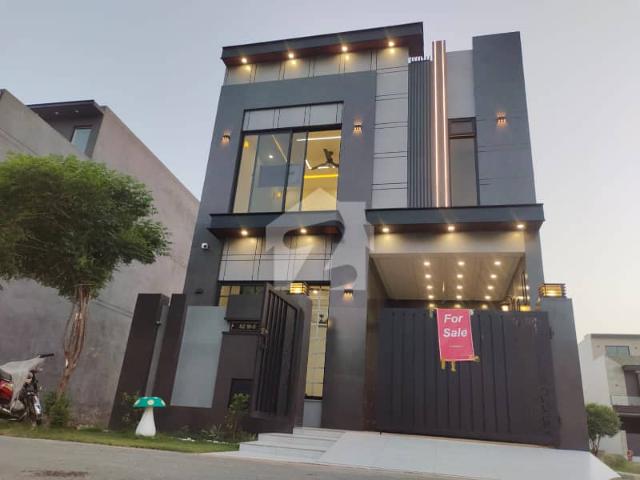 5 Marla Double Unit Most Luxurious And Modern Elevation House Near To Park Near To Lake City Mall