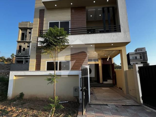 5 Marla Double Unit House For Sale in DHA Phase 3 | Bed Family House | Reasonable Demand