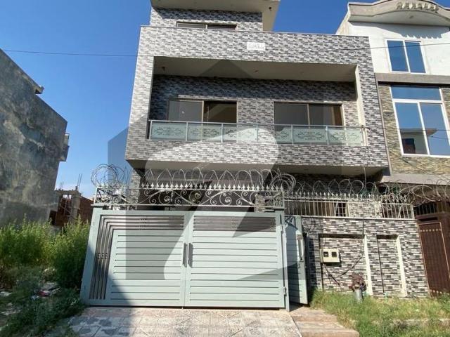 5 Marla Double unit slightly used look like brand new owner built house for sale at very prime location of Islamabad i11/2 I 11/2