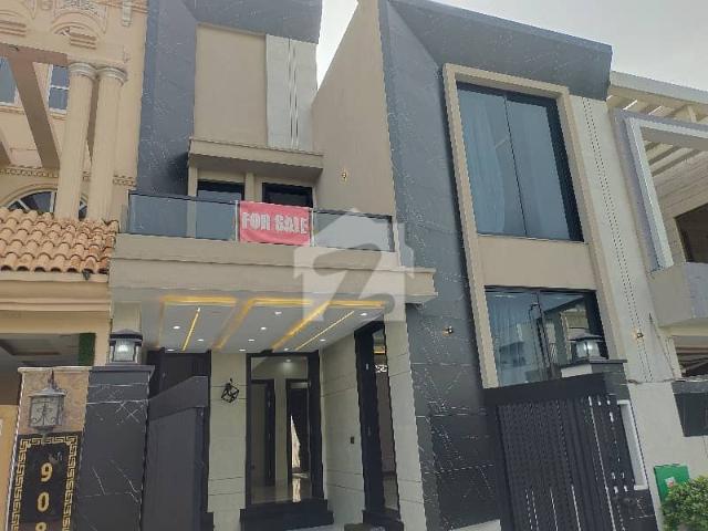 5 Marla Fully Furnished Ultra Advance Modern Smart Features Designer Brand New House Available For Sale