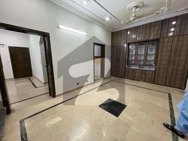 14 Marla Full House Available For Rent G 13 G 14/4