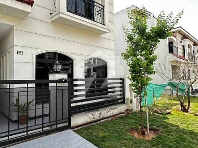 5 Marla Full House For Rent In Park View City Islamabad 3 Bedrooms, Modern Living
