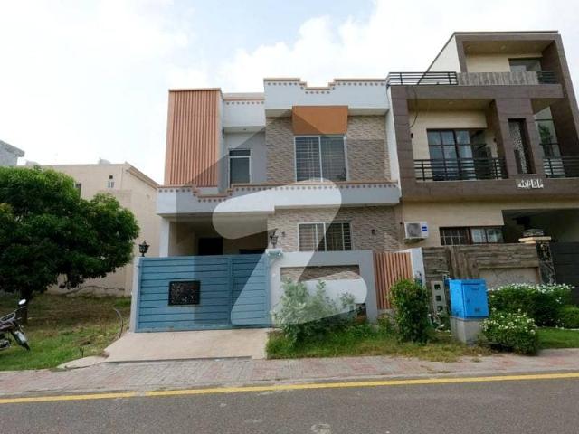 5 marla facing park double unit house for sale on investor rate in dream gardens lahore