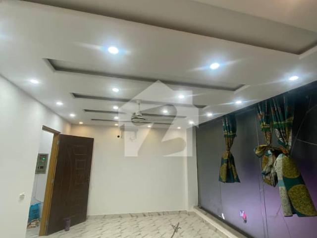 5 Marla Flat For Rent