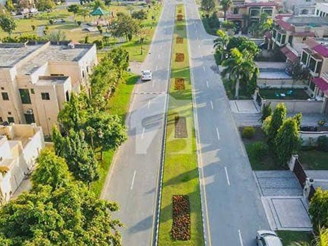 5 Marla Good location Plot Available For Sale