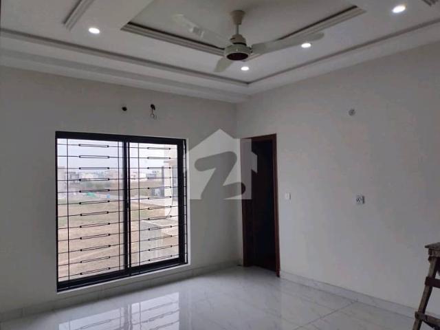5 Marla House Available For Rent In Bahria Town Sector E