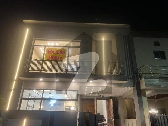 5 Marla House For sale Available In DHA 11 Rahbar