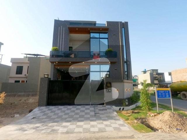5 Marla House In Park View City Executive Block Is Available For sale