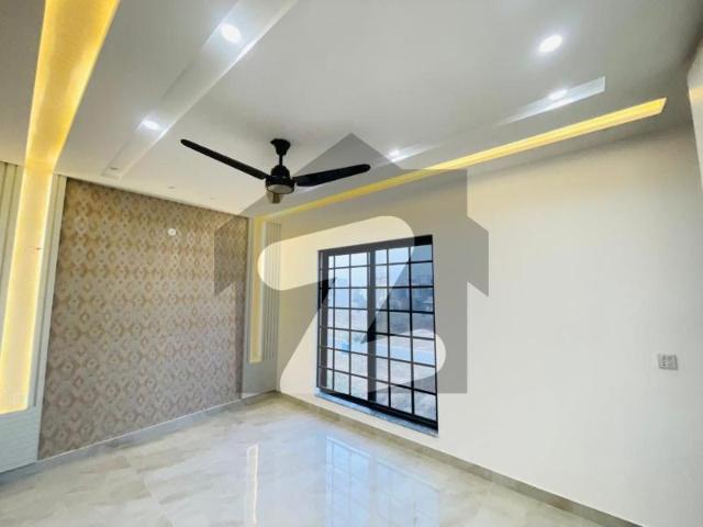 5 Marla House In Park View City For Sale Park View City