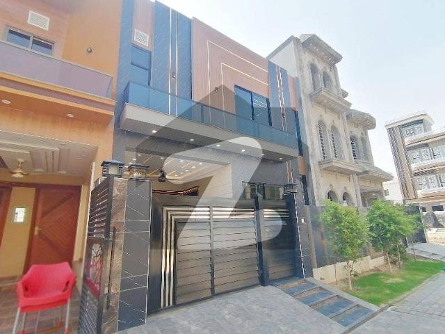 5 Marla House Situated In Central Park Block A1 For Sale