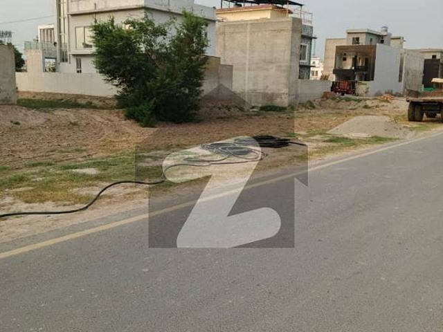 Prime Location 5 Marla Plot for Sale in Park View City Lahore