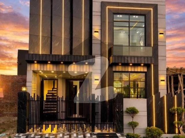 5 Marla Luxury Upper Portion Available For Rent in formanites Housing scheme Blook N Lahore. 3 bedroom commodition only Rent [40,000PKR] electricity metar separate