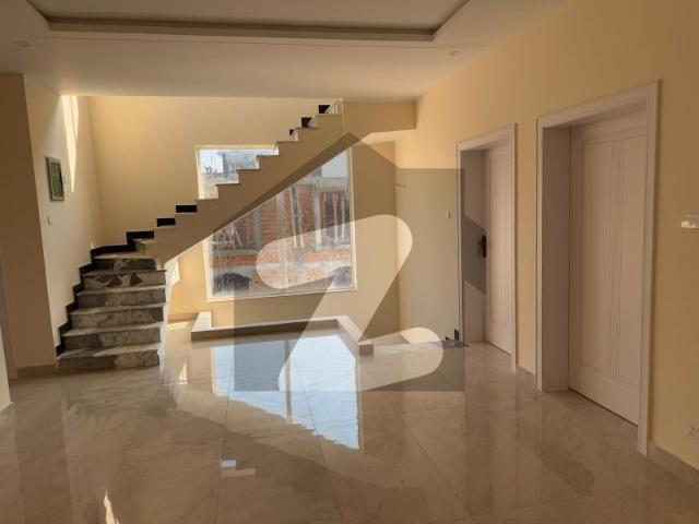 5 Marla Luxury Villa For Sale Park View Block H