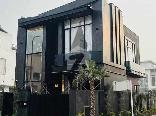 5 Marla Luxury Fully Furnished Available For Rent In DHA 9 Town