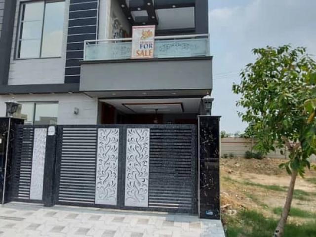 5 marla luxury house for sale in jinnah block sector e bahria town lah lahore golf view residencia id 80487