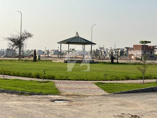 5 Marla Park Facing Possession Plot For Sale In Lake City