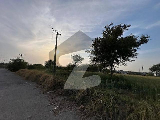 5 Marla Plot Available for Sale in I 14