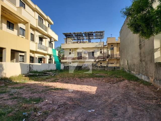 5 marla plot for sale