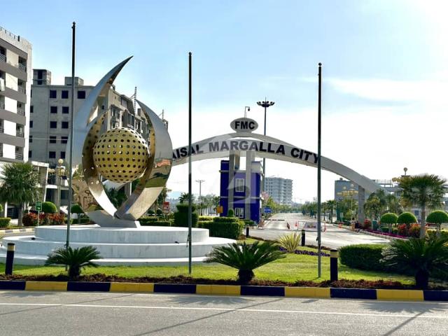 5 Marla Plot For Sale in FMC B17 Islamabad