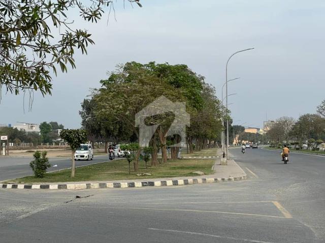 5 Marla Plot For Sale In Lake City Sector C 1
