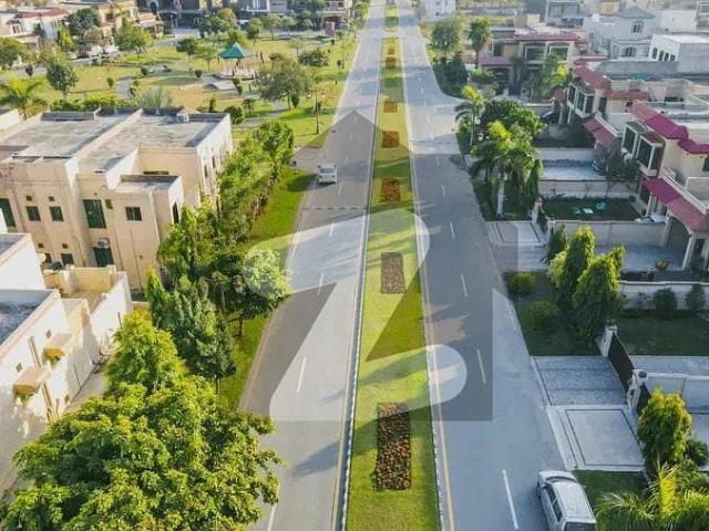 5 Marla Plot In Lake City M7C4 | Ideal Investment | Fast Selling