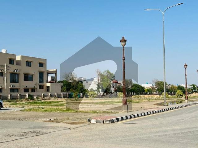5 Marla Possession Plot For Sale Prime Location In M8 B1 Block Lake City