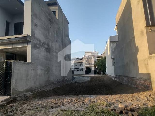 5 marla prime location plot best for investment available for sale