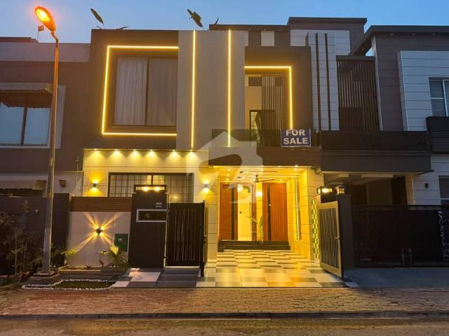 5 Marla Residential House For Sale In Jinnah Block, Nearby Commercial Market, School, Mosque and Health Care Canter