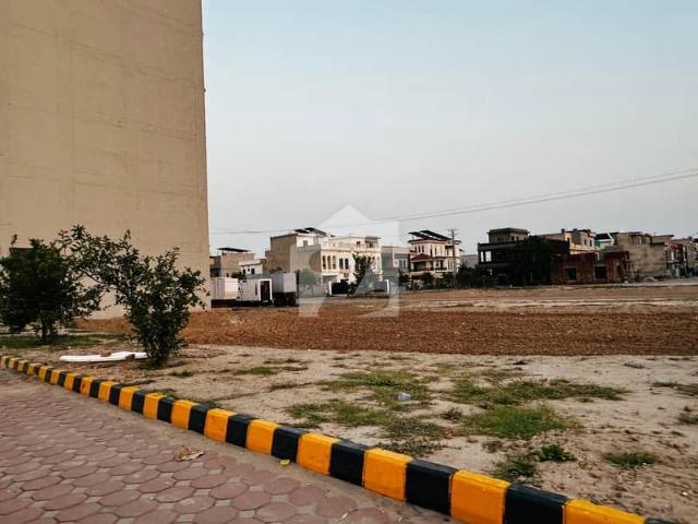 5 marla residential plot available at prime location of tulip block park view city lahore
