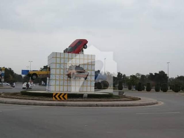 5 marla super hot location commercial plot for sale in quaid block