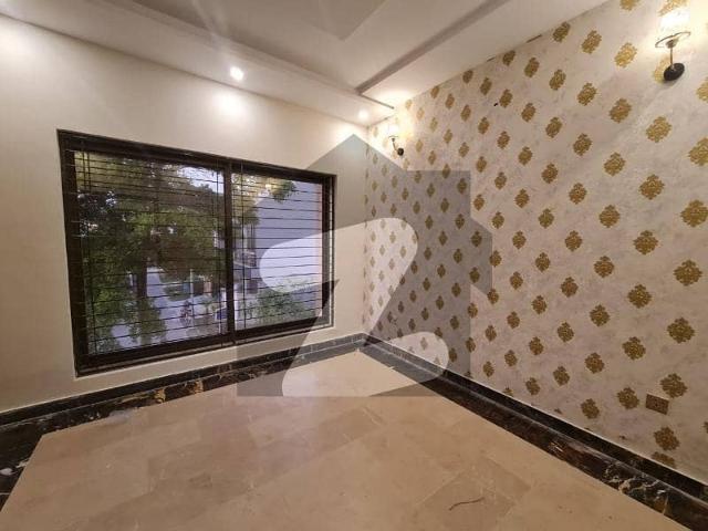 5 Marla Slightly Used House for Sale in Paragon City Ideal Family Home