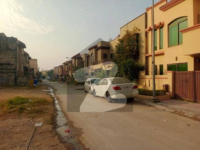 5 Marla Solid Land Prime Location Plot For Sale In Ali Block Phase 8