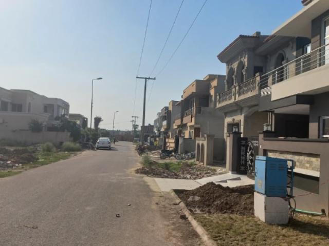 5 marla spanish and italian designed and fully lavishly built area in lahore paragon city id 76950