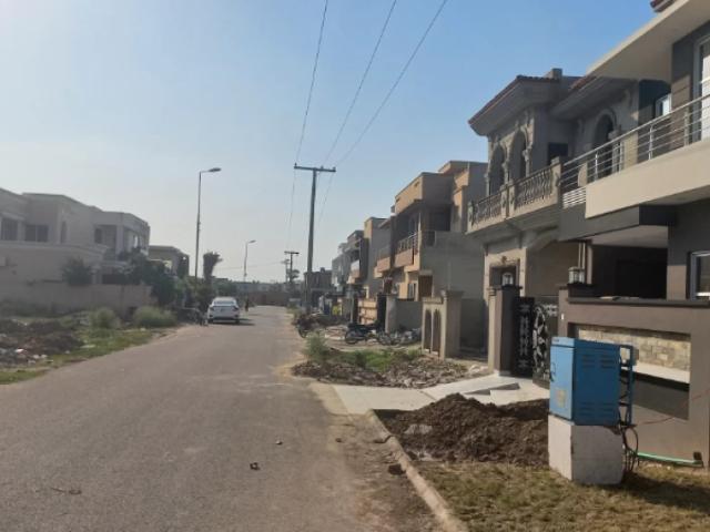 5 marla spanish and italian designed and fully lavishly built house in lahore paragon city id 76951