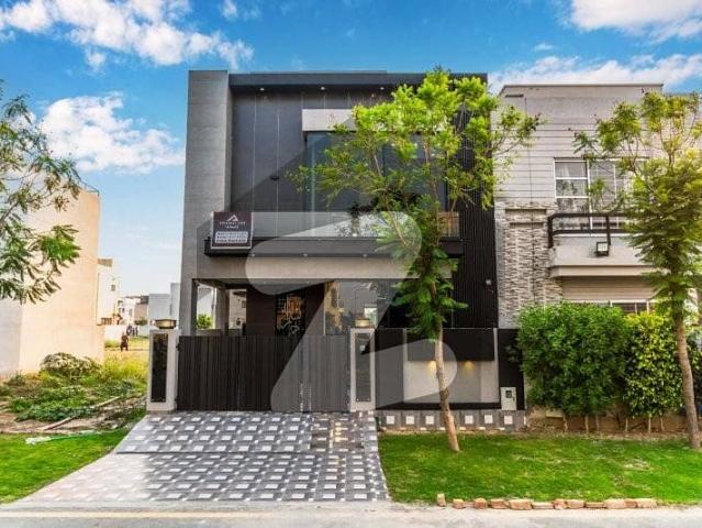 5 Marla Spacious House Available In DHA Phase 6 For sale