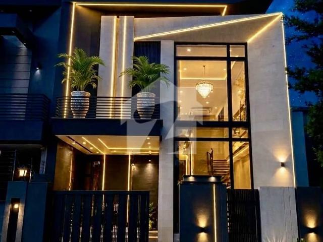 5 Marla Ultra Luxury Owner Built House for Sale in DHA Phase 9 Town!