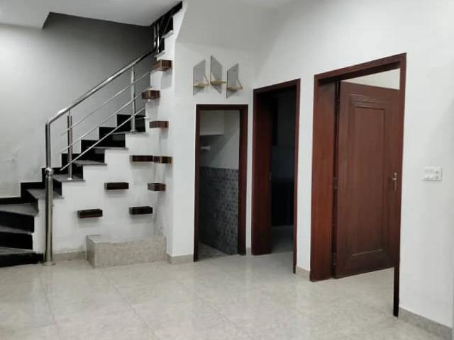 5 Marla Used House for Sale in AA Block Lahore Bahria Town ID 84960