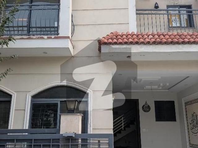 5 Marla Villa for rent Park View Block H