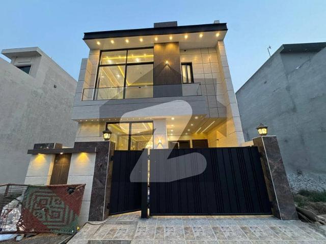 5 Marla 60ft Road Ultra Modern House For Sale in Lake City Sector M 8