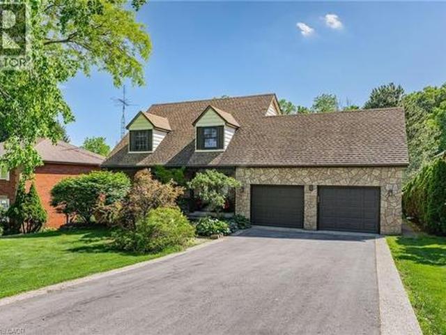 5 Mays Crescent, Waterdown, ON, L8B 0G4 house for sale | Listing ID 40839 | Royal LePage