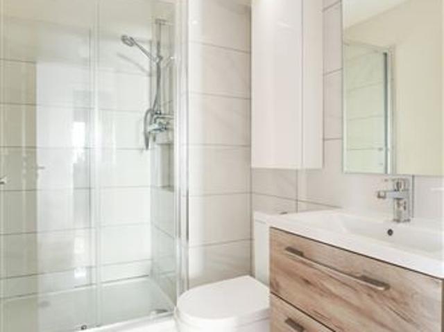 5 Mercer House, Brennanstown Square, Cabinteely, Dublin 18 DNG Stillorgan 4909 MyHome. Ie Residential