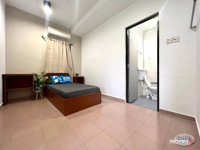 ‍♂️5 min to CIQ Fully furnished, private bathroom, zero deposit – Perfect for you! Johor Bahru,Johor