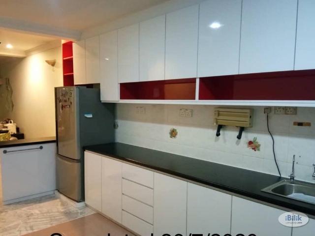 5 Min WALK TO LRT station Single Room with Air cond attached bathroom Subang Jaya