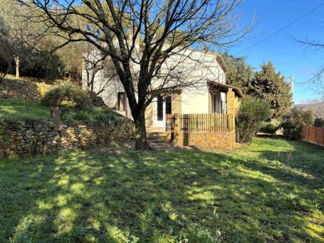 5 min d’Uzès. Maison de 123 m² sur un terrain de 830 m². Aucune nuisance. Superbe vue