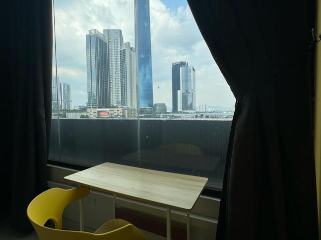 5 mins walk to Time Square Zero deposit immediate move in