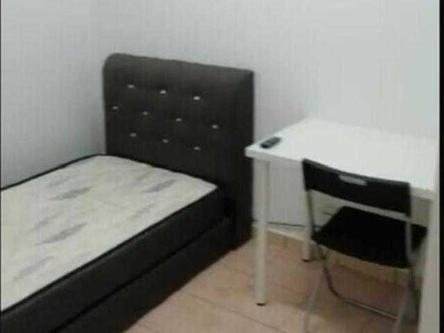 5 mins walk to LRT Inclusive all Utilities except aircond Free Wifi Free Cleaning Fully furnished Room at Me