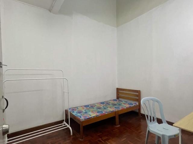 5 mins walk to LRT Taman Bahagia Fully Furnished, High Speed Wifi