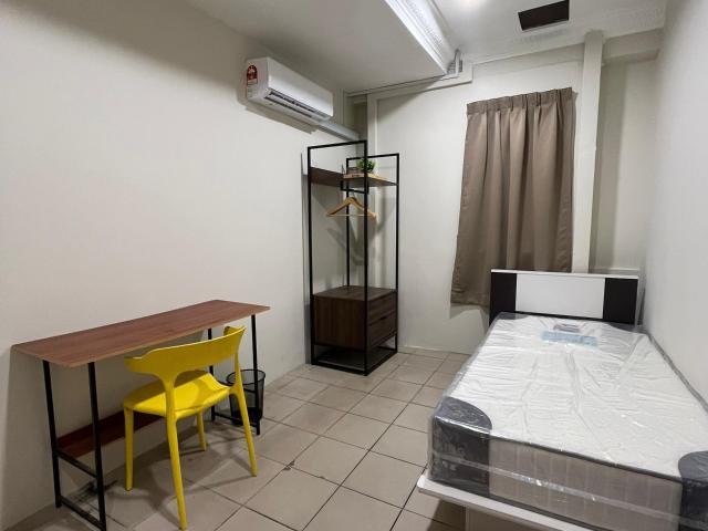 5 mins walk to maybank tower | 2 mins to lrt plaza rakyat
