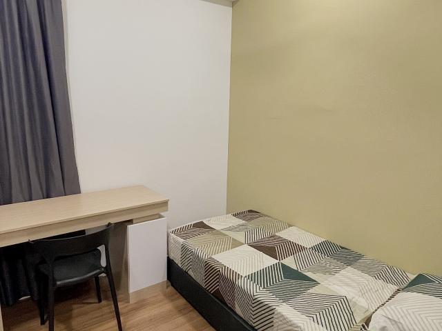 5 mins walk to mrt maluriready to move insingle room, at m vertica kl city residences, cheras